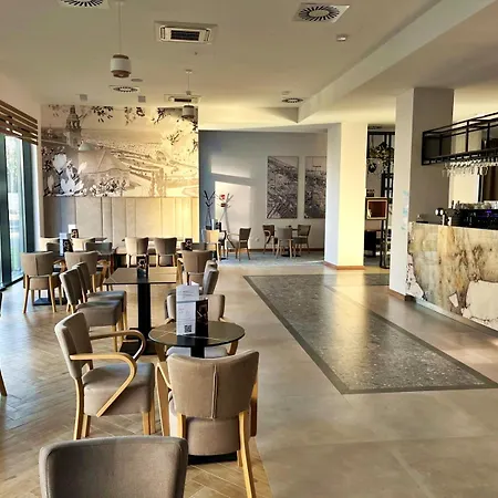 Apartahotel Platino Mare &