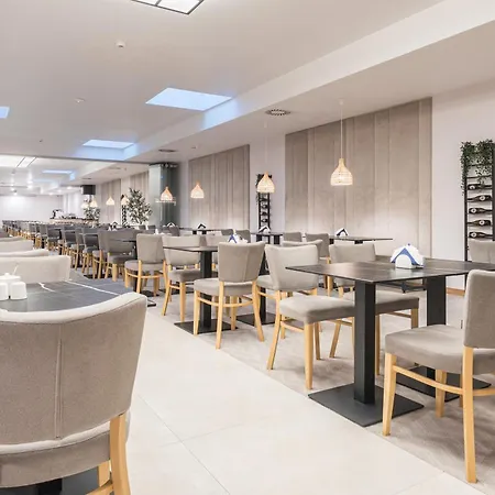 Platino Mare & Apartmanhotel 4*