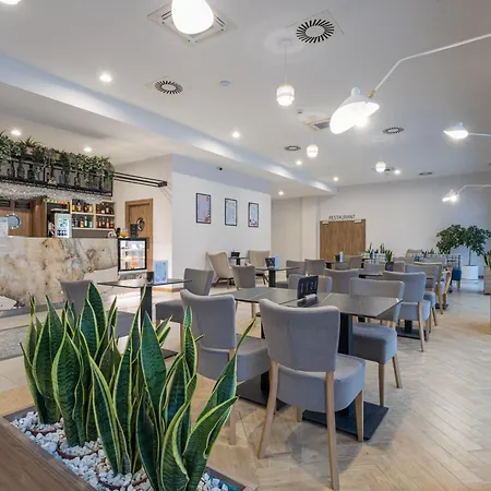 Apartmanhotel Platino Mare & 4*
