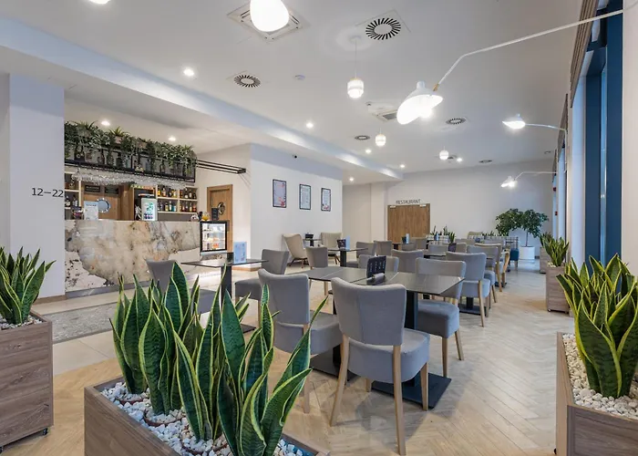 Aparthotel Platino Mare & 4*